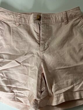 Amazon Essentials Shorts , size 4 like new !